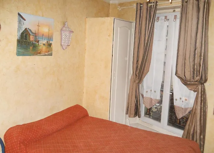 Hotel Le Petit Trianon Parijs